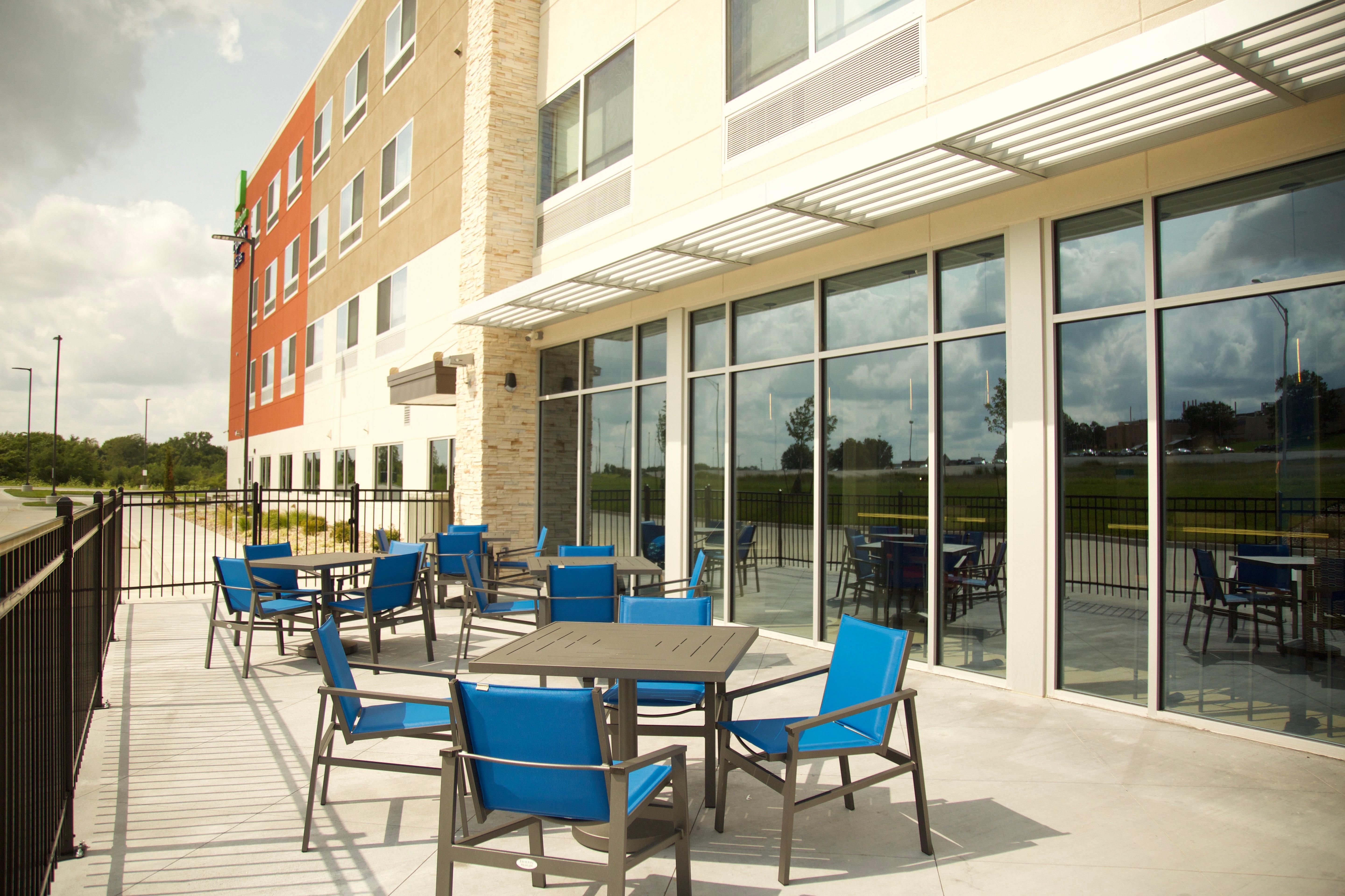 Holiday Inn Express & Suites - Kansas City - Lee'S Summit By Ihg Экстерьер фото
