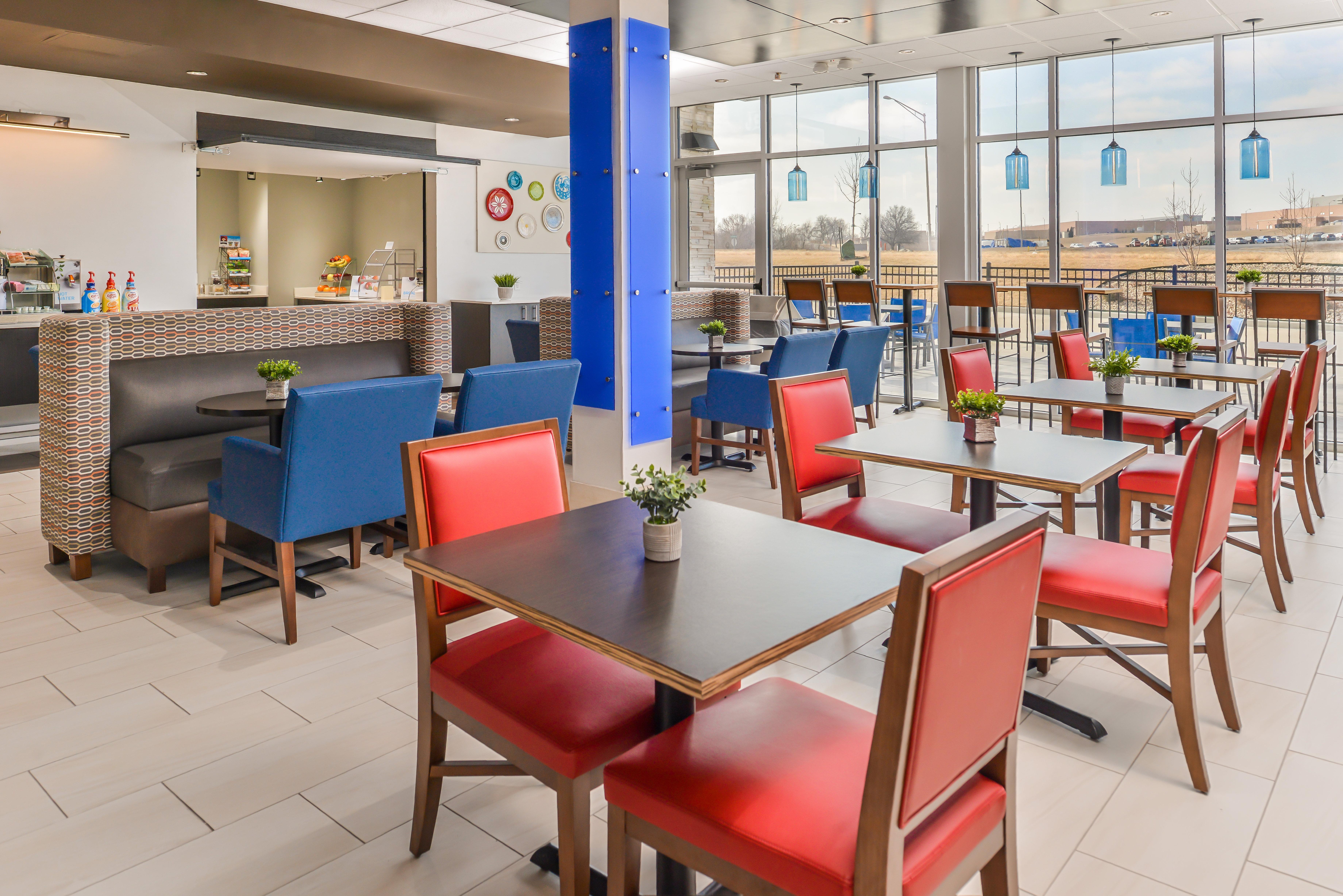 Holiday Inn Express & Suites - Kansas City - Lee'S Summit By Ihg Экстерьер фото
